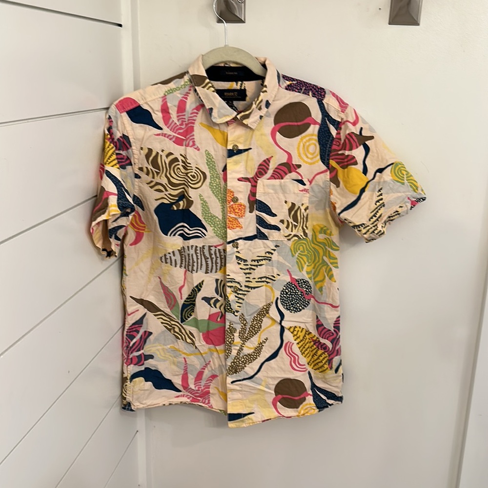 Roark Men’s Journey Shirt, short sleeved button down, size M.